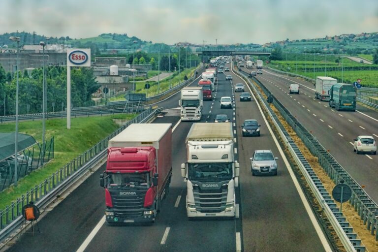 Crisi carburanti: gli autotrasportatori sul piede di guerra